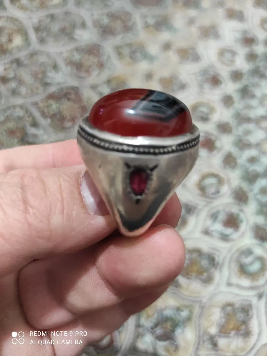 انگشتر عقیق|جواهرات|قم, چهل درخت‎|دیوار