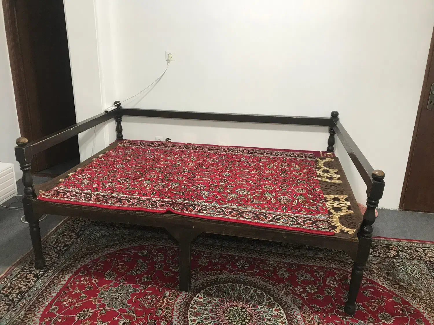 مبل حصیری(صنایع دستی)و تخت سنتی ۲متر در۱.۴۰|مبلمان خانگی و میز عسلی|بابل, |دیوار