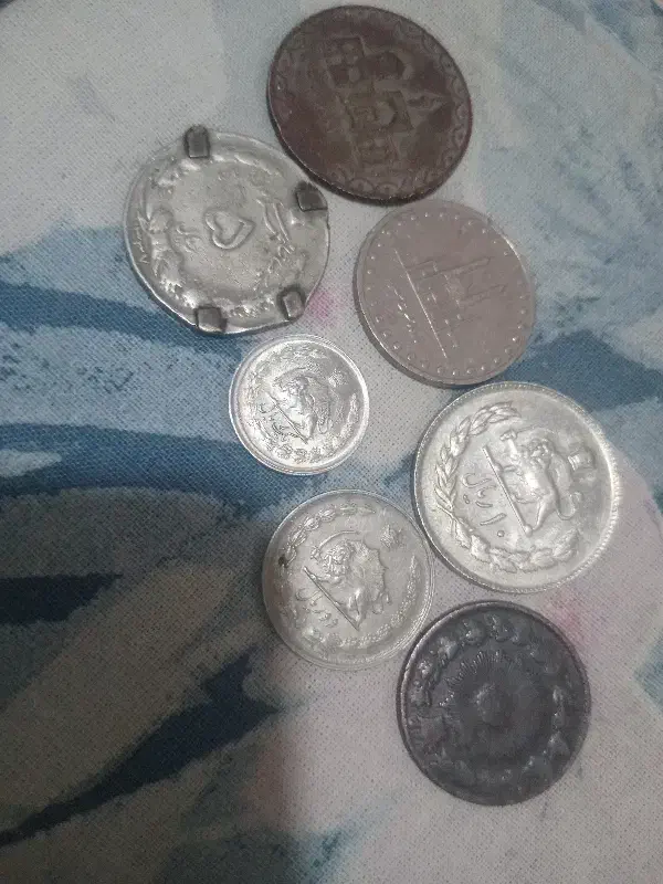 تعدادی سکه پهلوی و خارجی قدیمی|کلکسیون سکه، تمبر، اسکناس|کوهسار (البرز), |دیوار