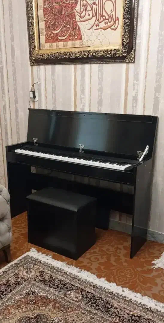 پیانو|پیانو، کیبورد، آکاردئون|خرم‌آباد, |دیوار