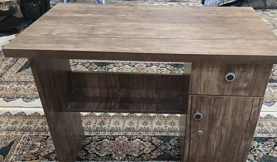 میز تحریر در حد نو|میز تحریر و کامپیوتر|تهران, جنت‌آباد جنوبی|دیوار