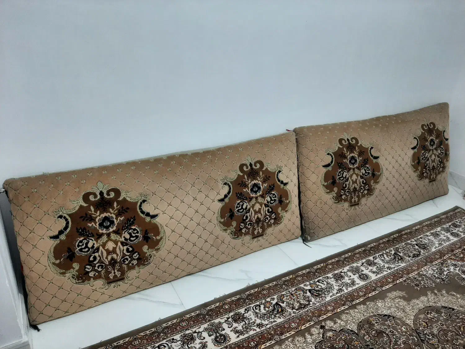 یک جفت پشتی|پشتی|اسلام‌شهر, شهرک الهیه|دیوار