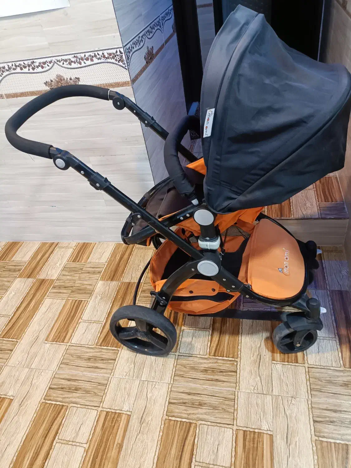 فروش کالسکه مونامی با کردکرد یکماه.|کالسکه و لوازم جانبی|سروستان, |دیوار