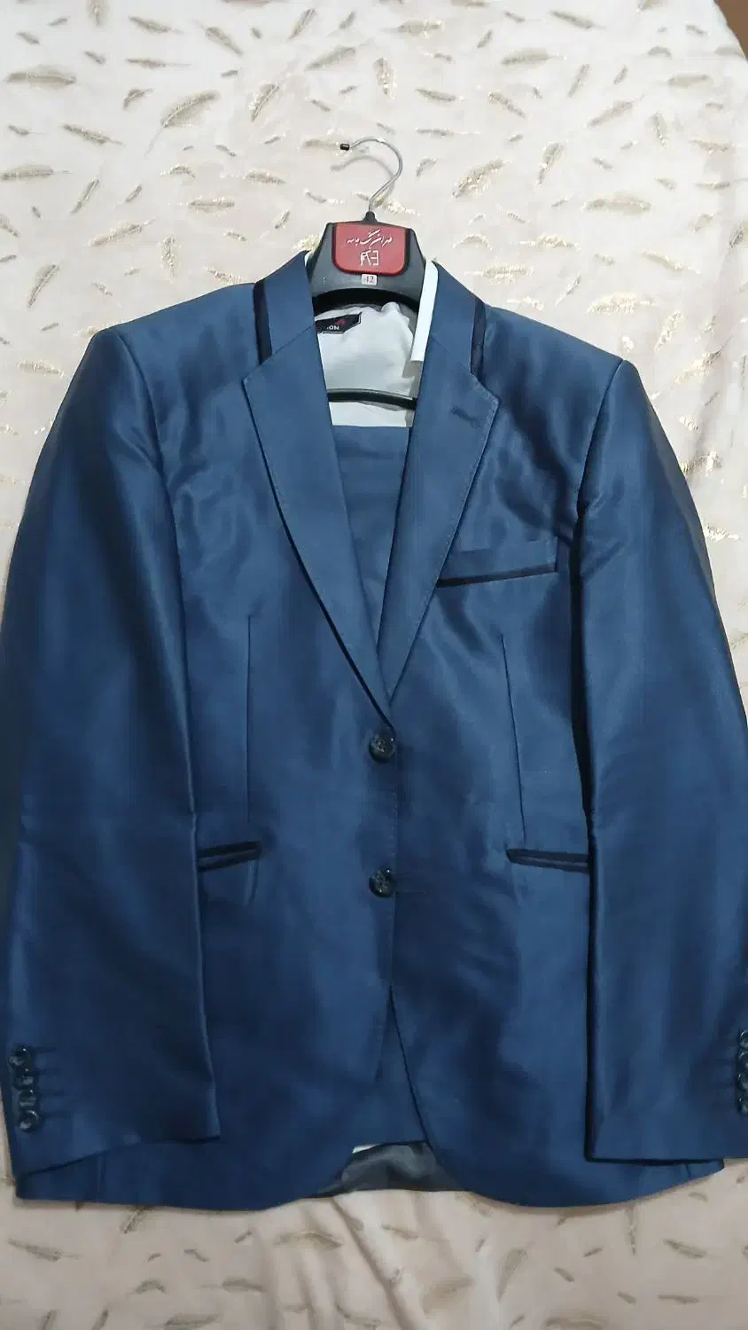 کت وشلوار|لباس|دورود, |دیوار