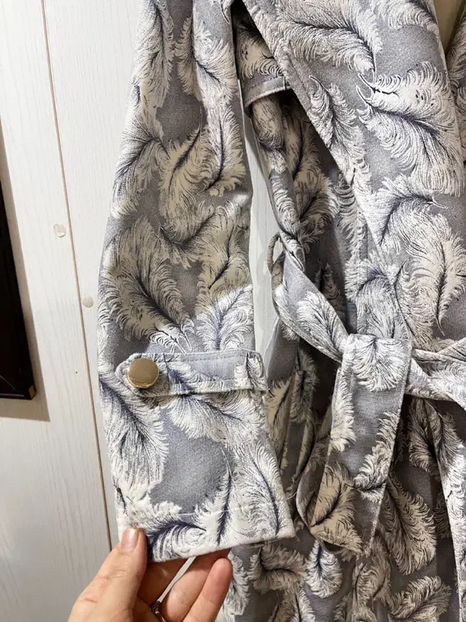 پالتو بلند در حد نو|لباس|شهریار, شهریار|دیوار