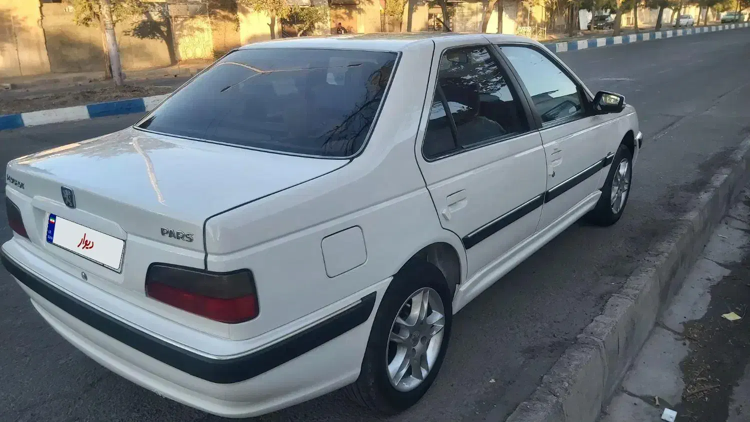 پرشیا|خودرو سواری و وانت|میانه, |دیوار