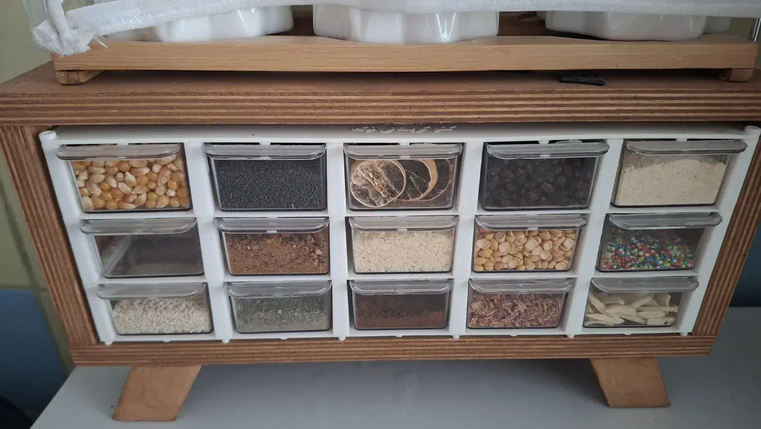 فایل|ظروف نگهدارنده، پلاستیکی، یک‌بارمصرف|جوانرود, |دیوار