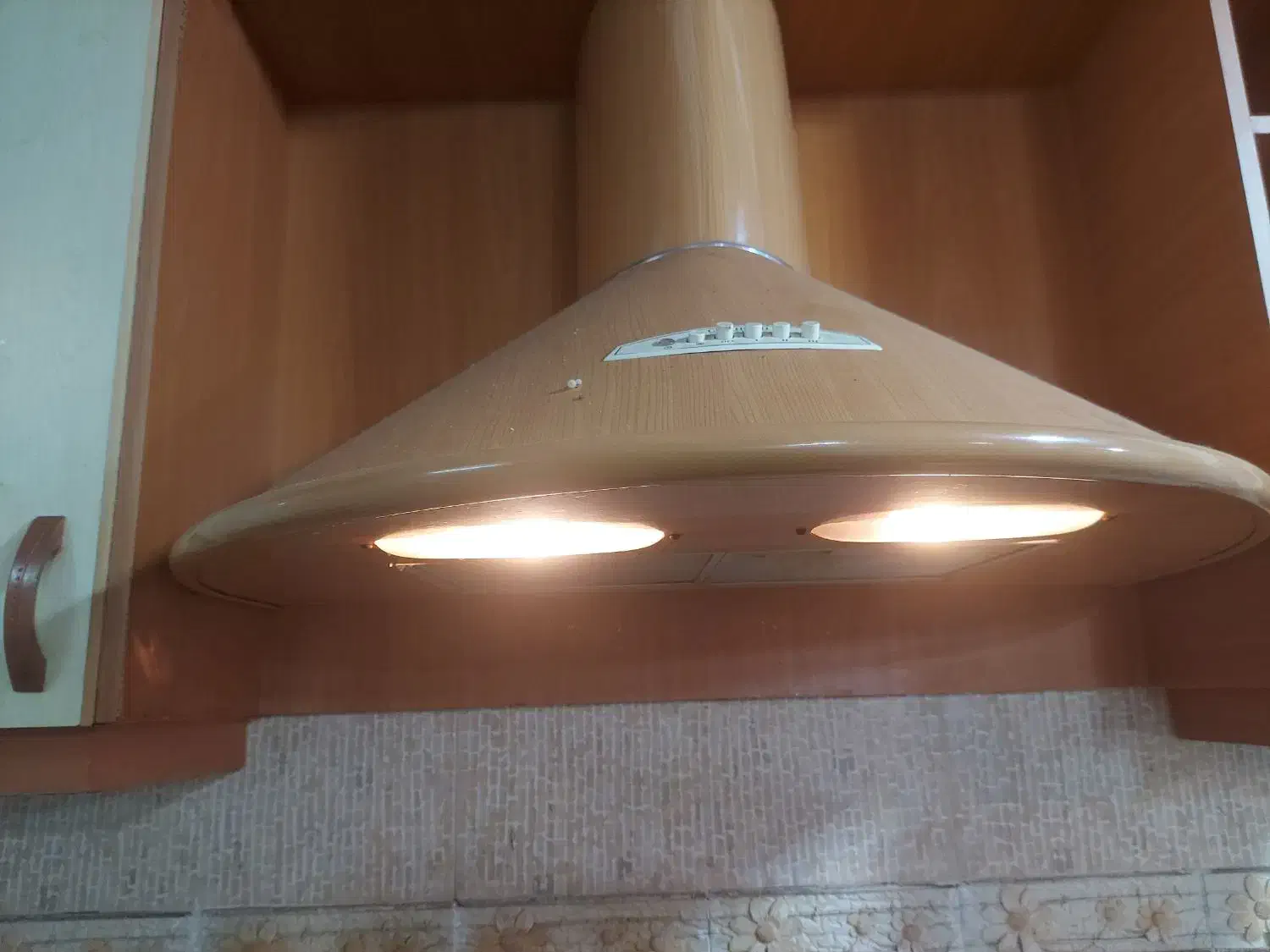 هود|هود|لنگرود, |دیوار