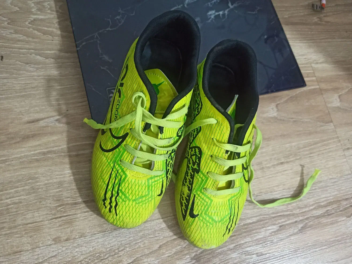 کفش استوک ریز .مناسب سالن و چمن مصنوعی|تجهیزات ورزشی|شاهینشهر, فردوسی|دیوار