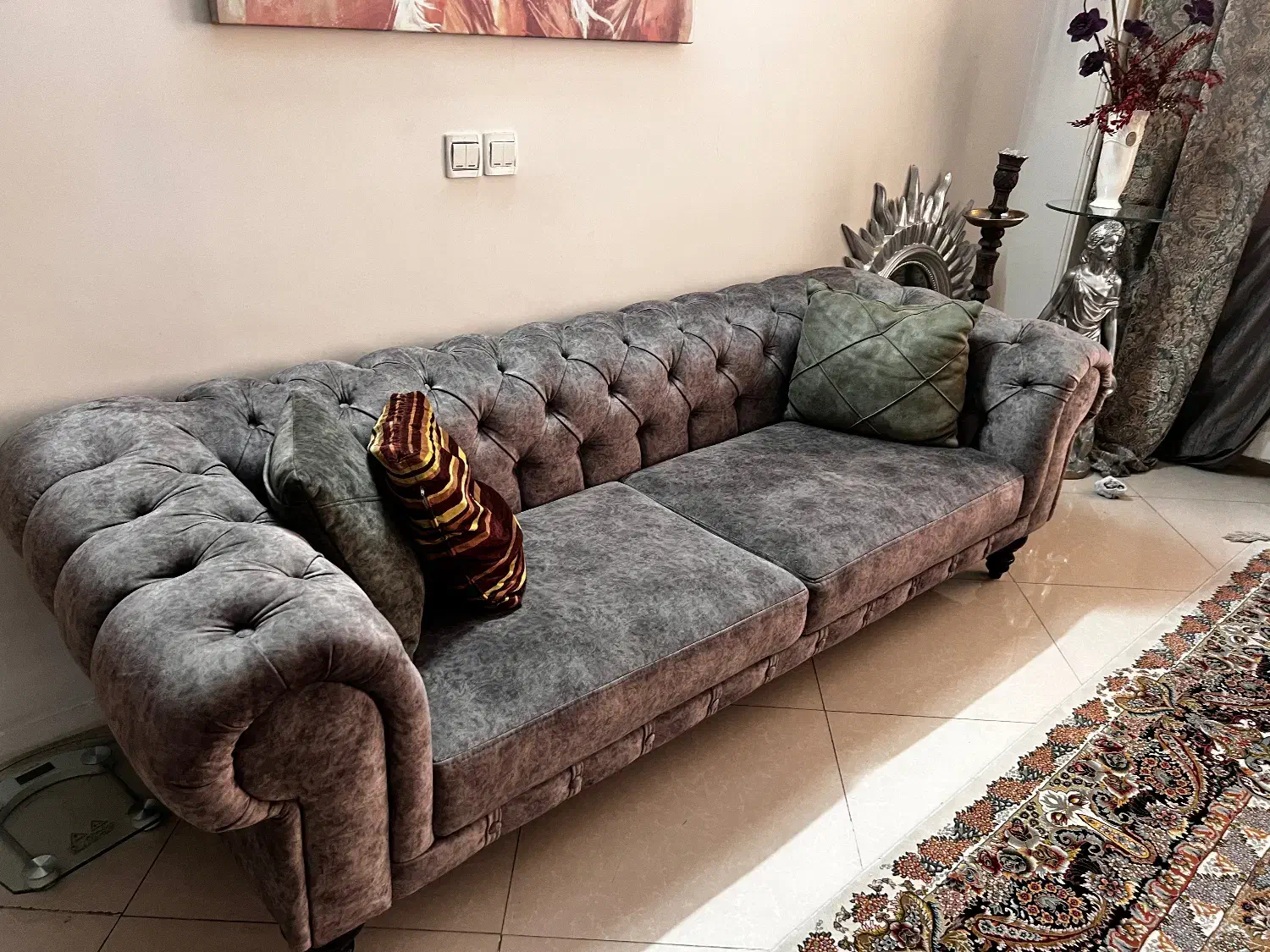 مبل راحتی چستر|مبلمان خانگی و میز عسلی|اندیشه, اندیشه فاز ۳|دیوار