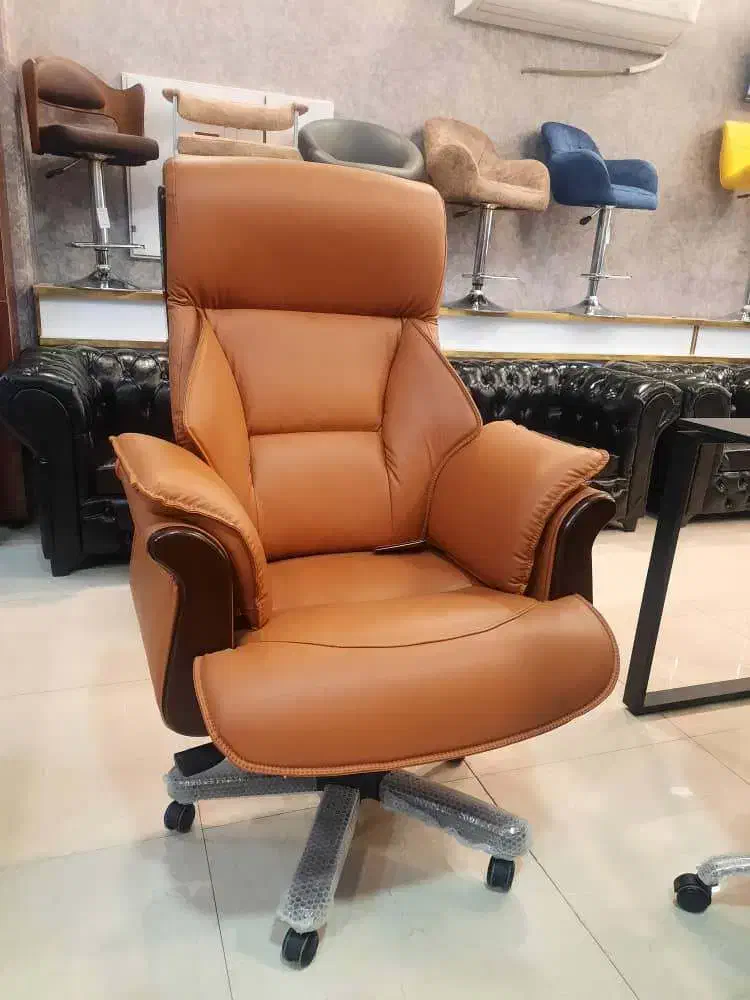 صندلی مدیریت تمام چرم رنگ  عسلی|صندلی و نیمکت|قم, کلهری|دیوار