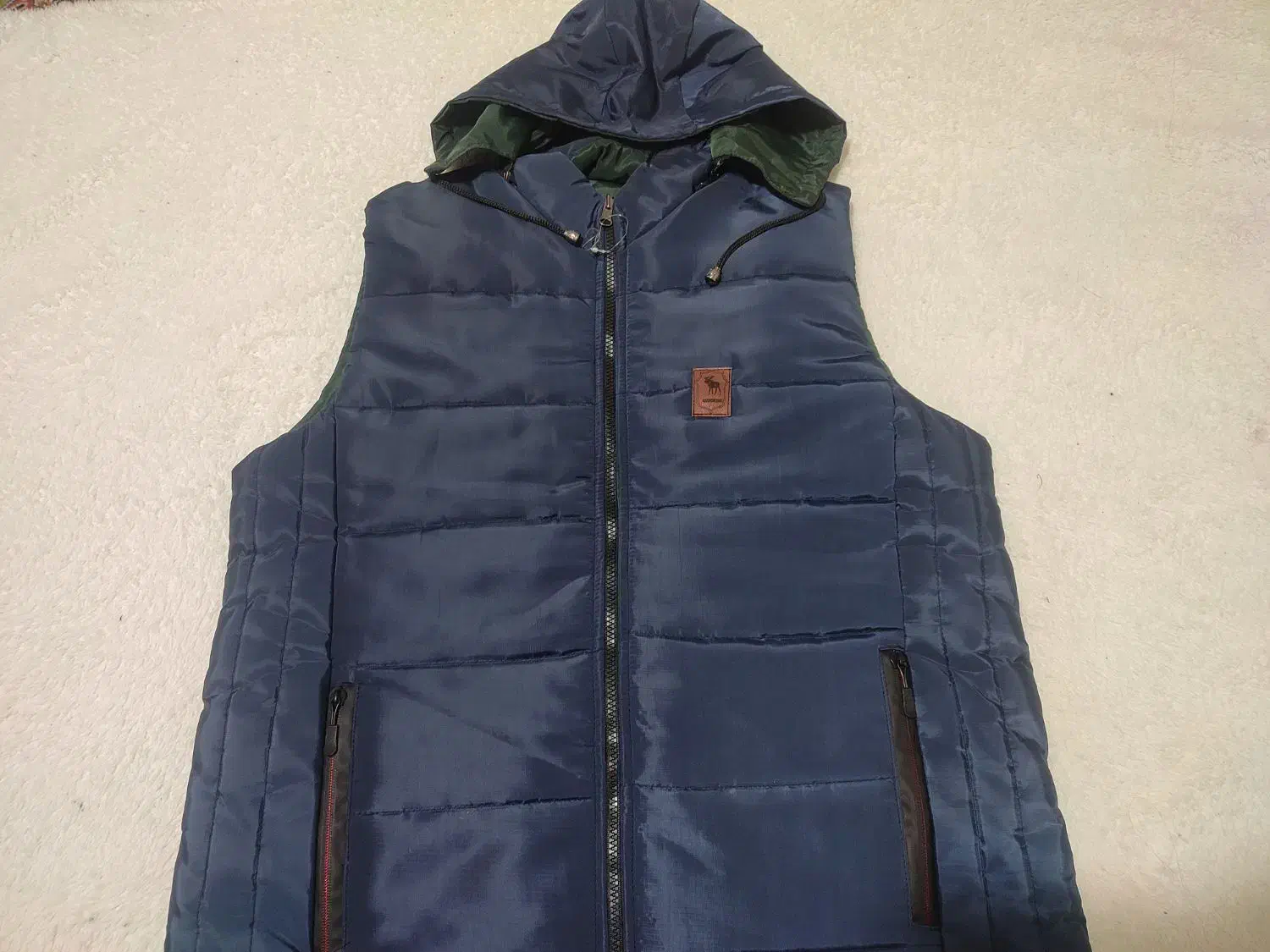 پافر اسپرت|لباس|مشهد, عبادی|دیوار