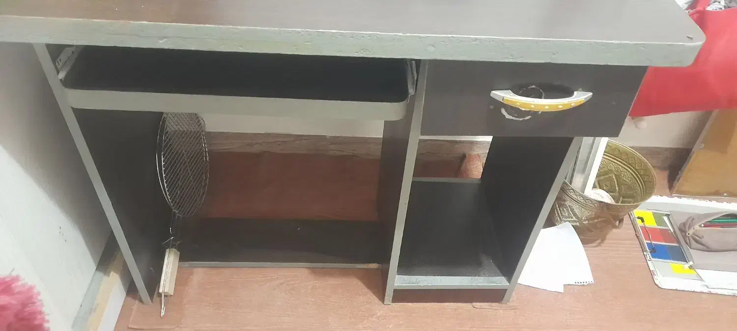 میز کامپیوتر تمیز و سالم|میز تحریر و کامپیوتر|پاکدشت, پاکدشت (مامازند)|دیوار