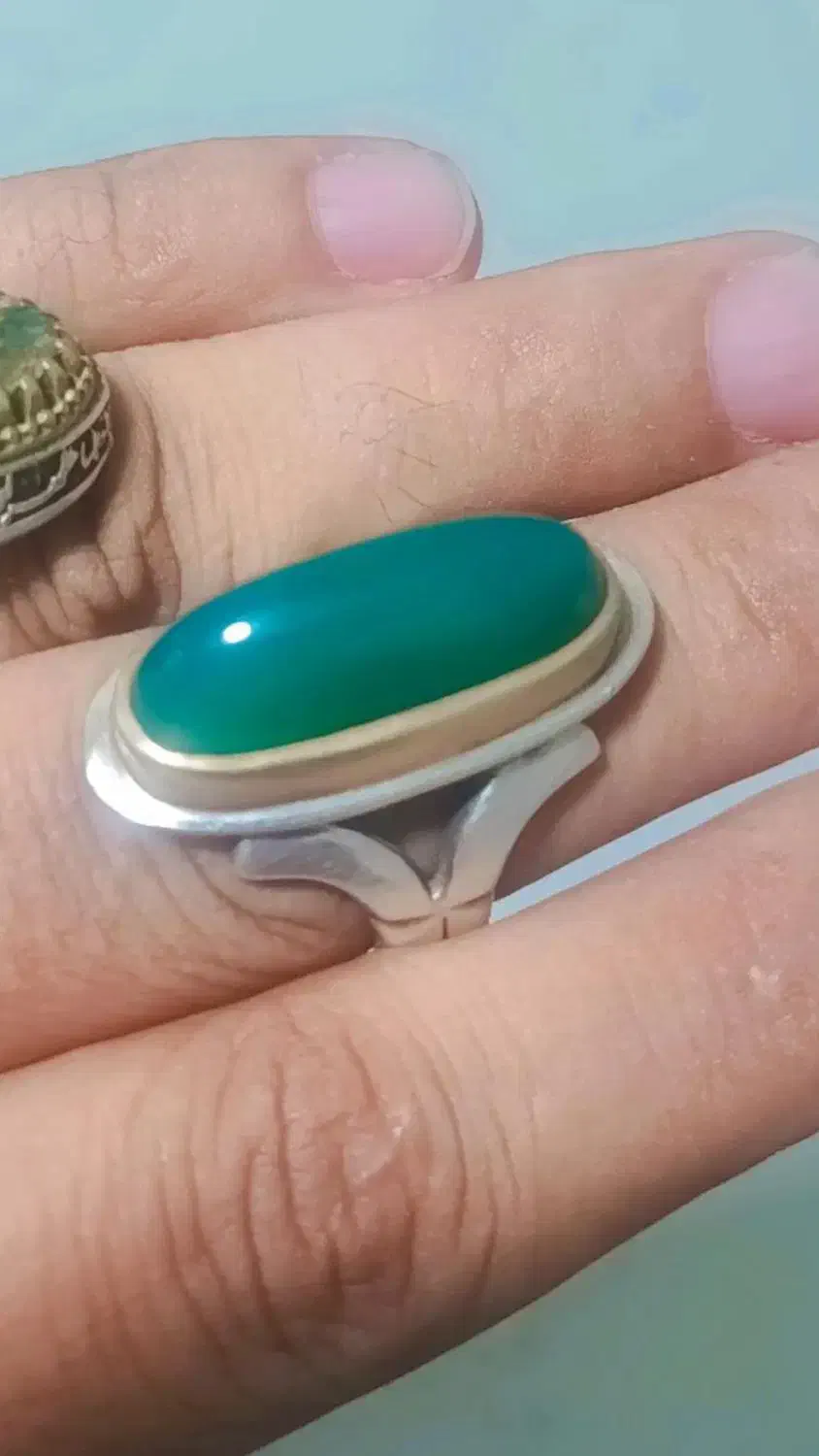 تعدادی انگشتر دست سازقدیمی .عقیق سبزعقیق سرخ و..|جواهرات|اسلامشهر, شهرک لاله|دیوار