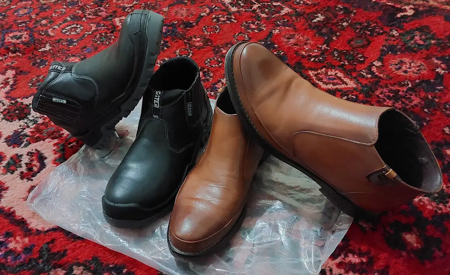 دو جفت کفش به قیمت یک جفت|کیف، کفش، کمربند|کبودرآهنگ, |دیوار