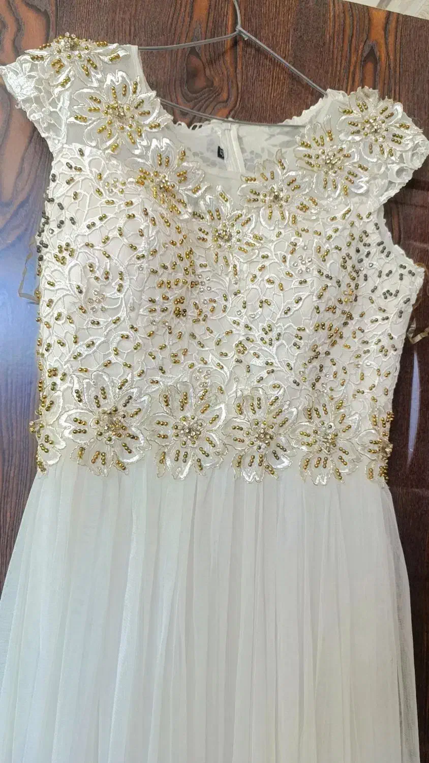 لباس مجلسی|لباس|فولادشهر, مسکن مهر فولادشهر|دیوار