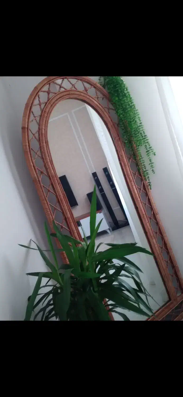 آینه قدی|آینه|لاهیجان, قیام|دیوار