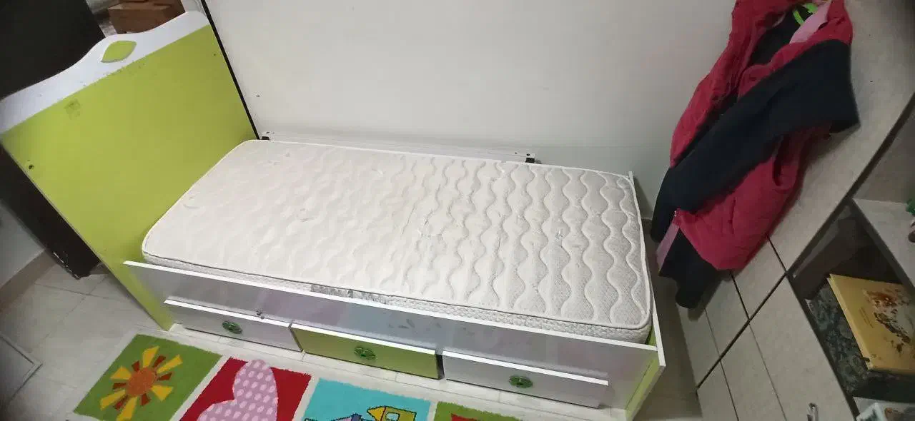 تخت تک‌نفره و تشک خوشخواب|تخت و سرویس خواب|رشت, جهاد|دیوار