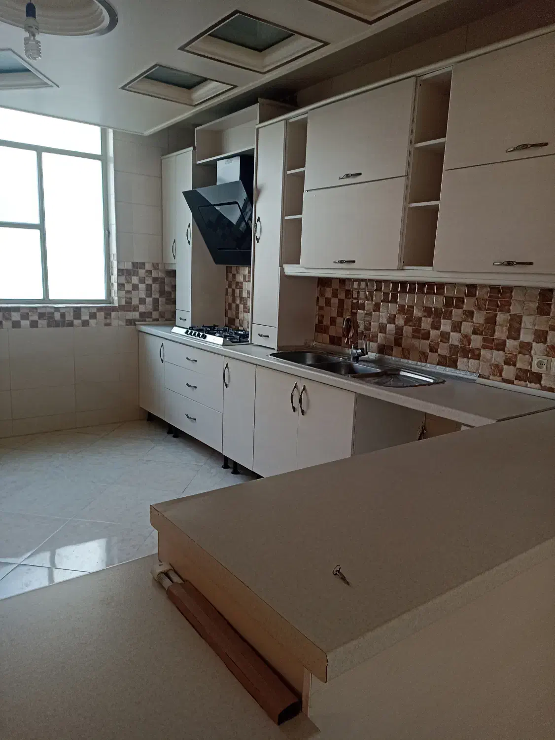 140 متر آپارتمان طبقه اول ویلایی علامه امینی شمالی