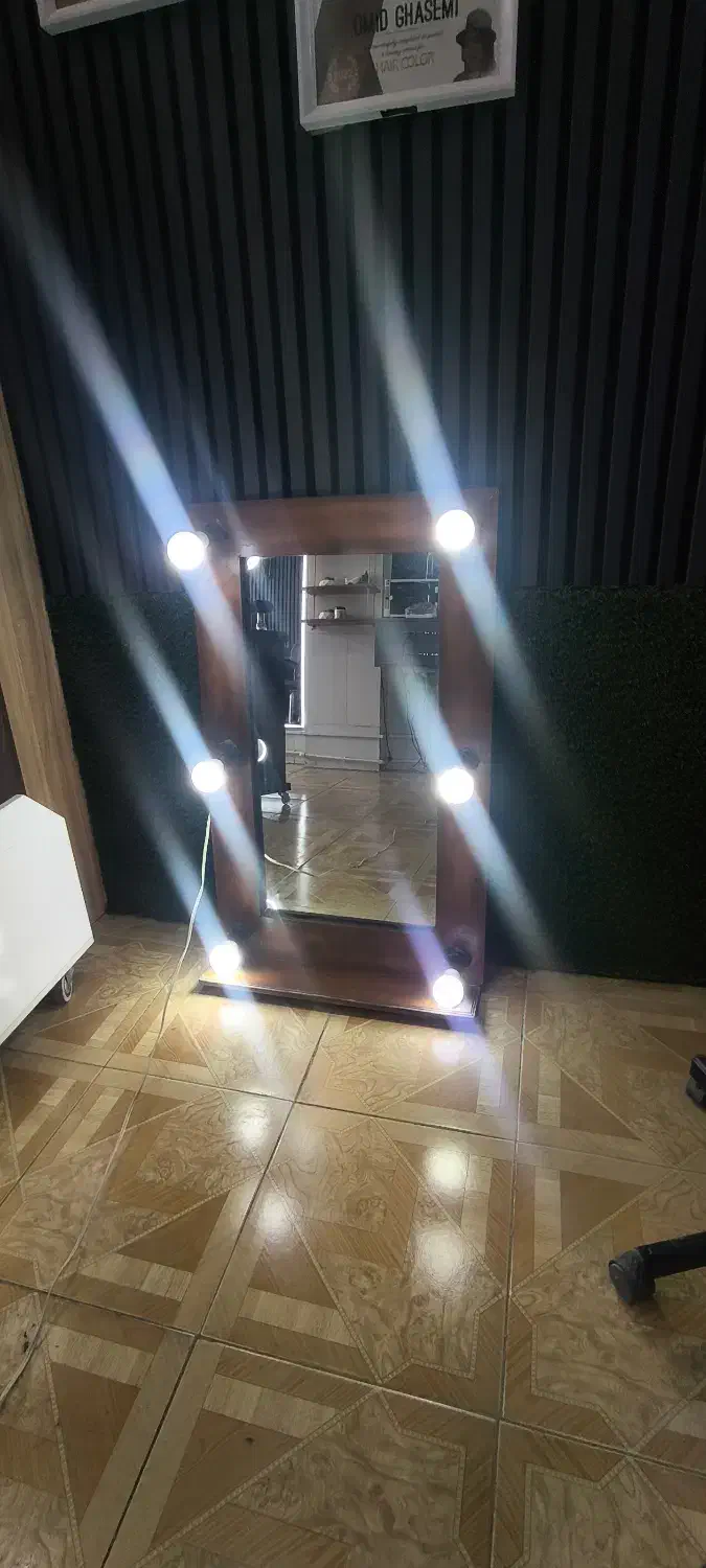 آینه گریم|آرایشگاه و سالنهای زیبایی|نقده, |دیوار