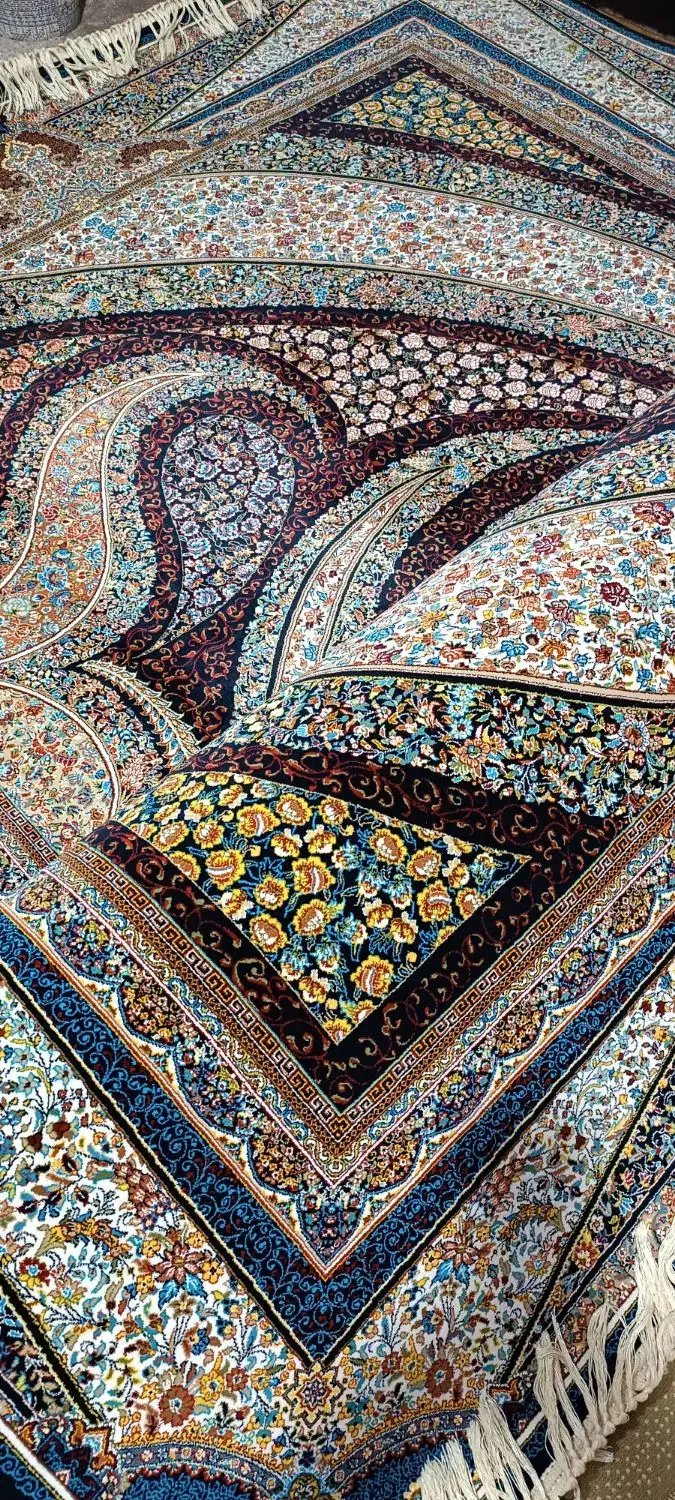 فرش ۹ متری ( ۲ تخته. هفتصد شانه)|فرش|قروه, |دیوار