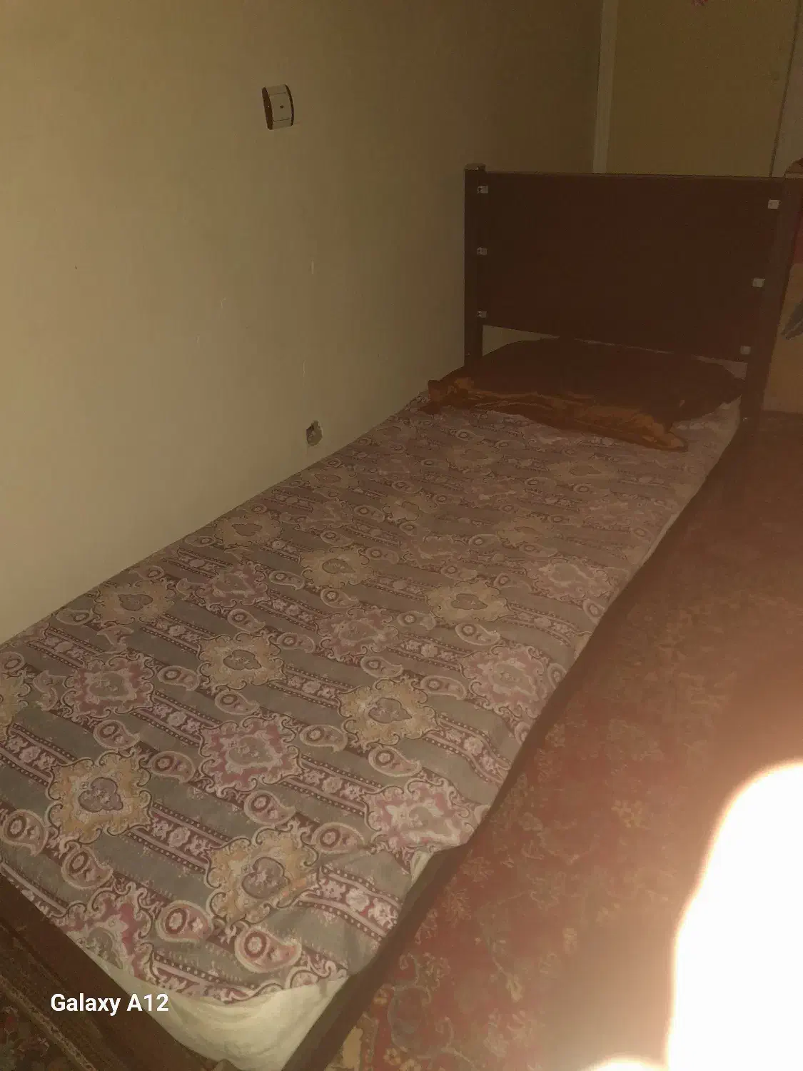 کمدبادراور وتخت یکنفره|تخت و سرویس خواب|هشتگرد, شهرک سهیلیه|دیوار