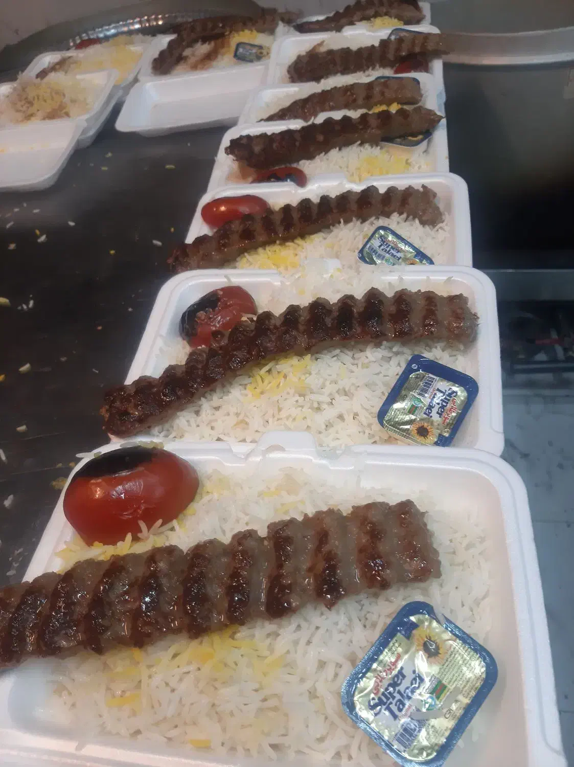 تهیه غذا وپخش پرسنلی و مدیریتی با قیمت اقتصادی|خدمات پذیرایی، مراسم|تهران, تهرانسر مرکزی|دیوار