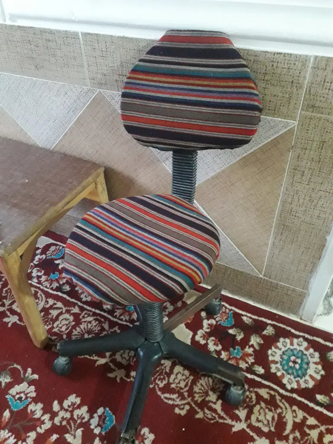 صندلی|صندلی و نیمکت|یاسوج, |دیوار