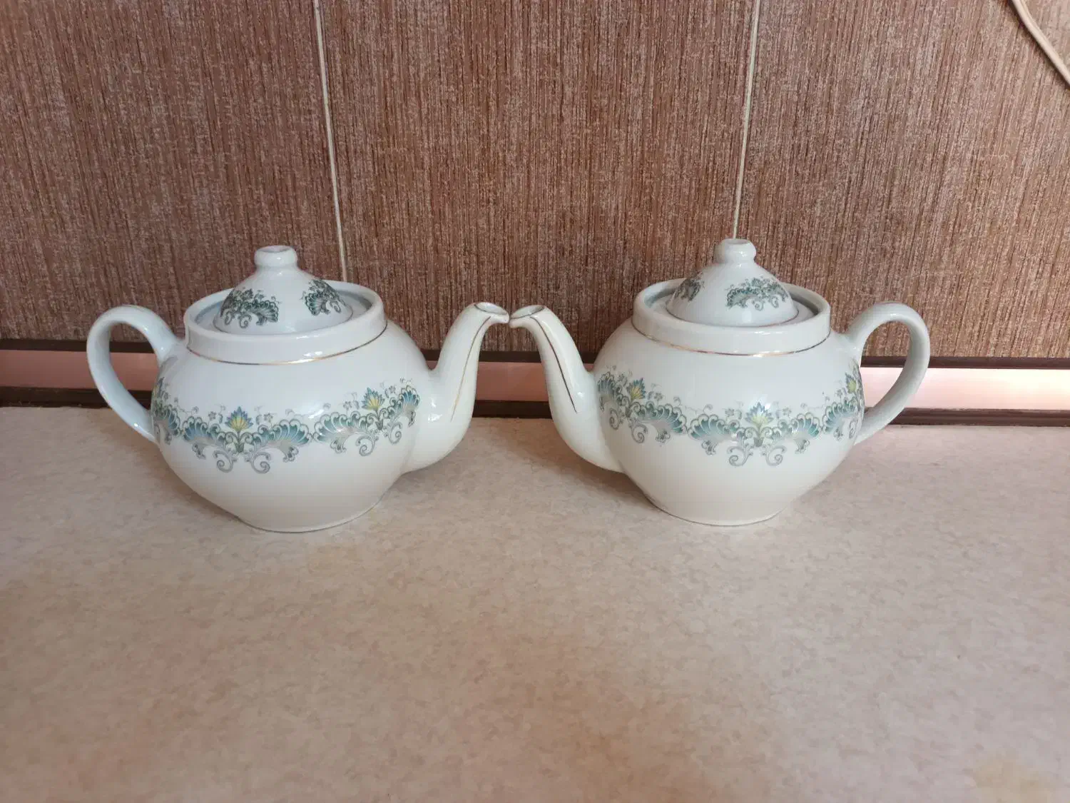 دوعدد قوری چینی قدیمی|قوری، کتری، قهوه‌ساز دستی|قم, شاه سید علی|دیوار