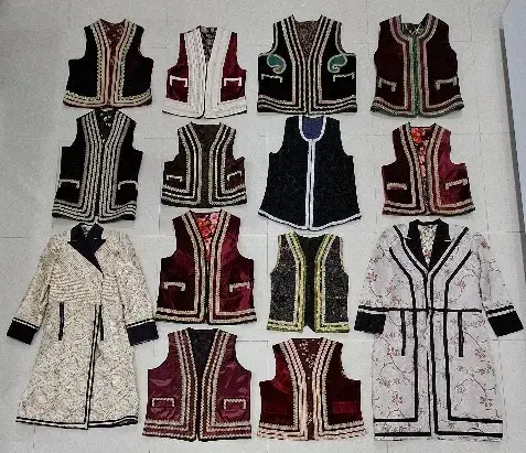 فروش یکجا لباس محلی زنانه و مردانه(ستره و جلیقه)|لباس|خرمآباد, |دیوار