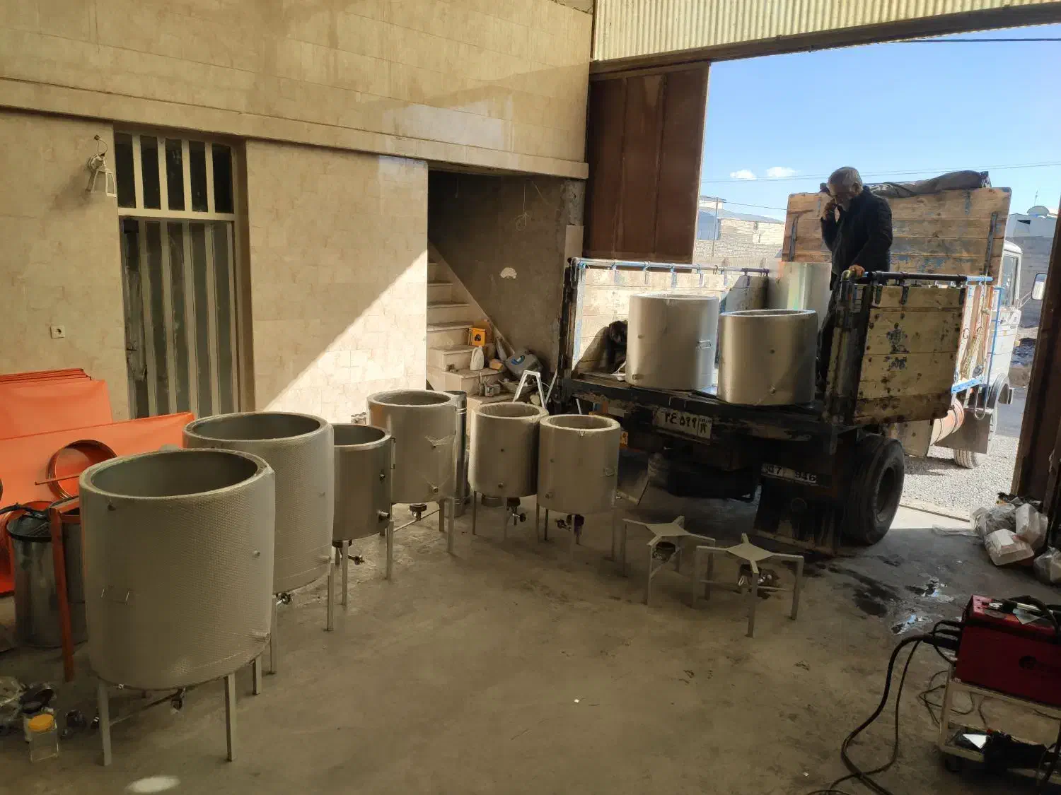 تولید کننده انواع مخازن رس گیر عسل|خدمات پیشه و مهارت|مرزن‌آباد, |دیوار