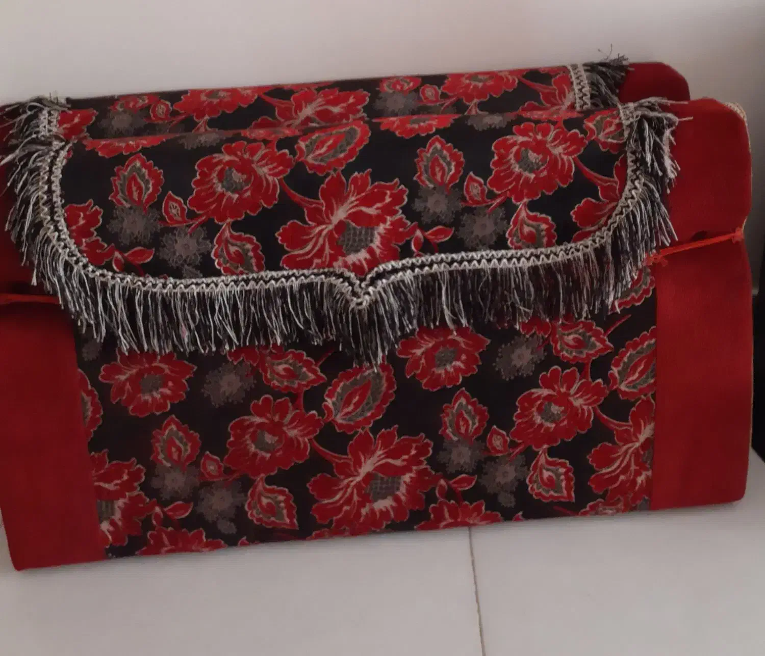 پشتی|پشتی|بروجرد, |دیوار