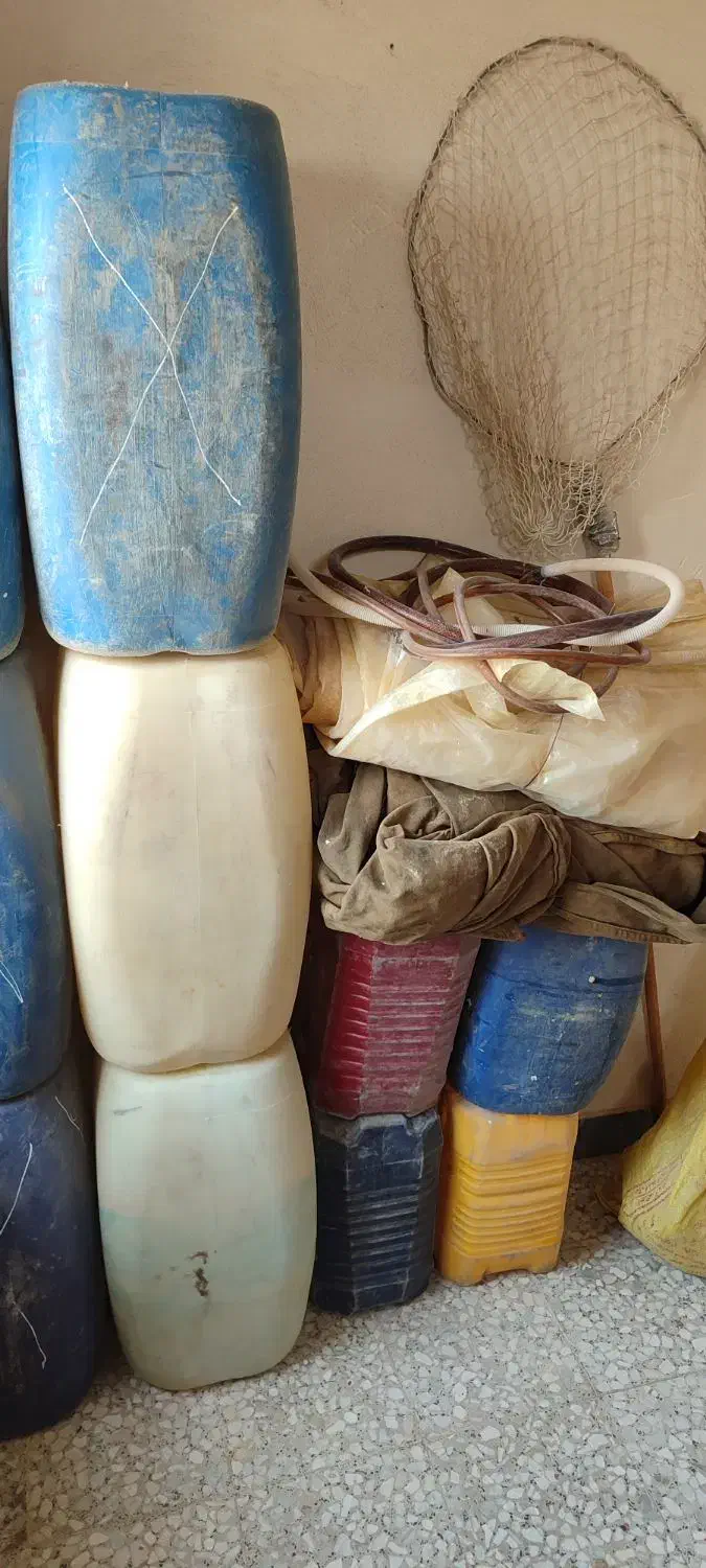 گالن 70لیتری و 35لیتری در حد نو|ظروف نگهدارنده، پلاستیکی، یکبارمصرف|کرباسک, |دیوار