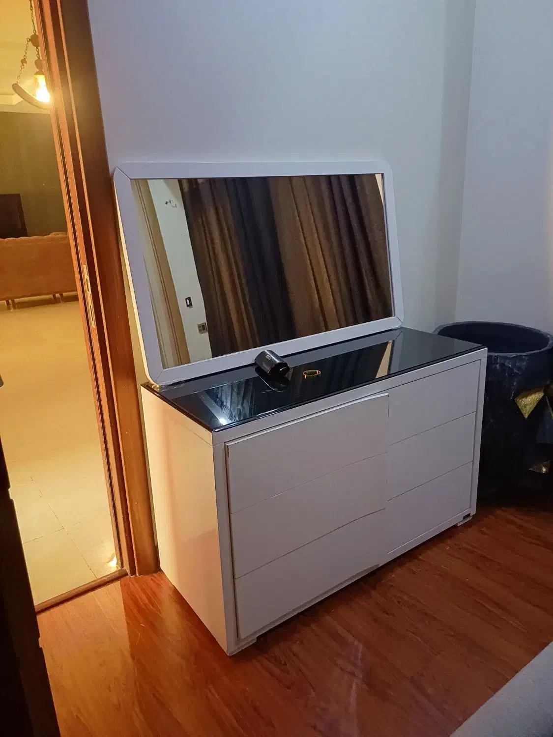 دراور و پاتختی و میز آرایش و آینه|تخت و سرویس خواب|تهران, محمودیه|دیوار