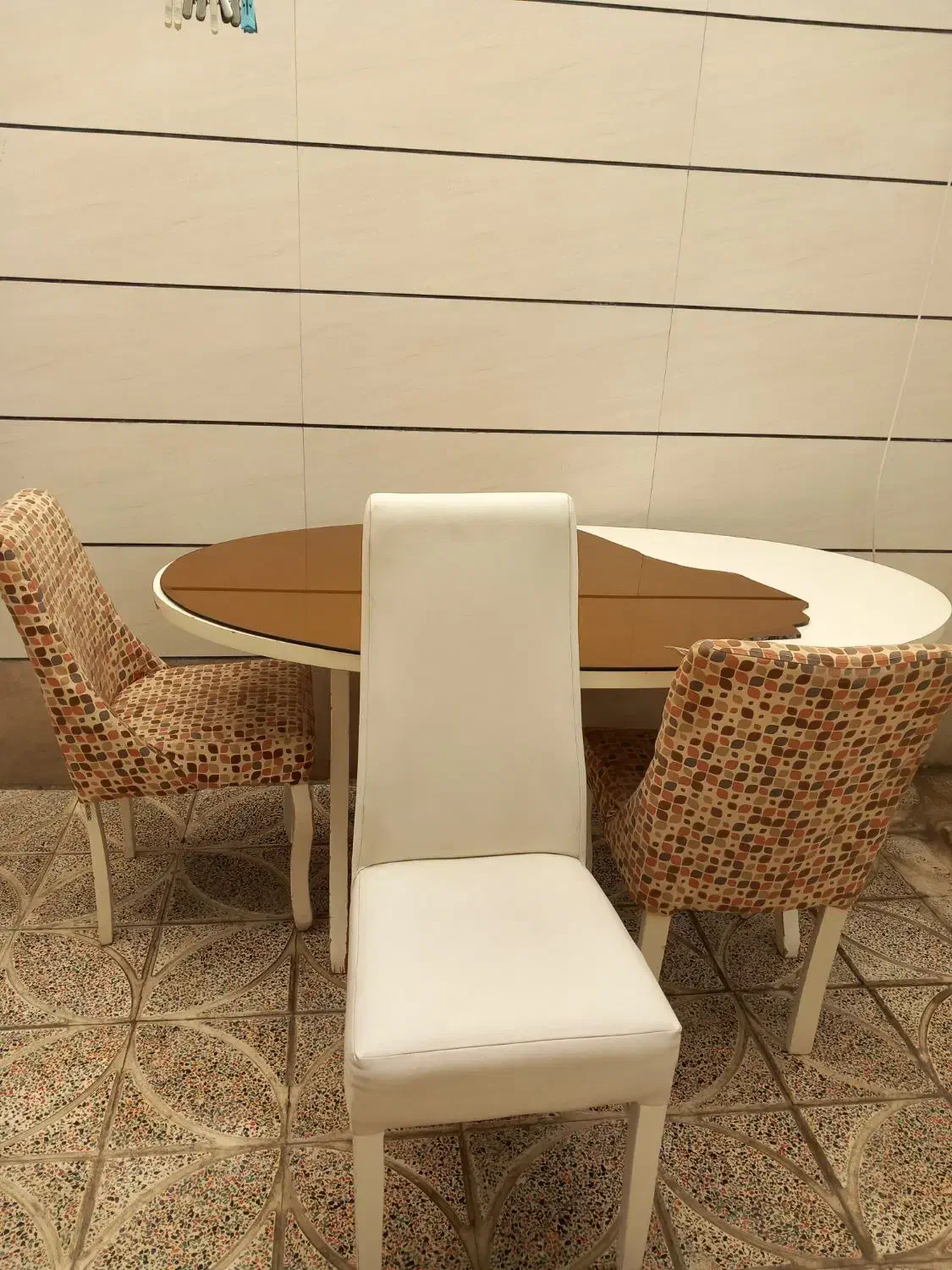 میز نهار خوری|میز و صندلی غذاخوری|بروجرد, |دیوار