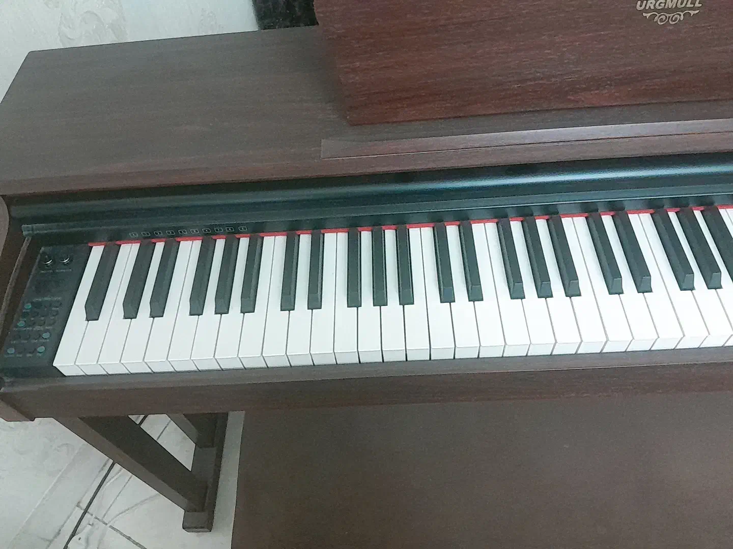 پیانو برگمولر المانی|پیانو، کیبورد، آکاردئون|کرمان, |دیوار