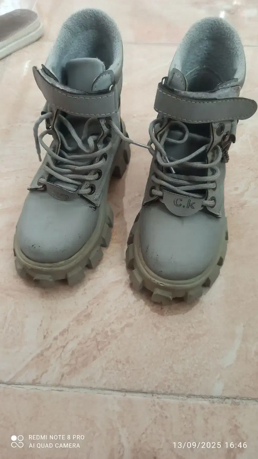 پوتین بچه گانه|کیف، کفش، کمربند|مریوان, |دیوار