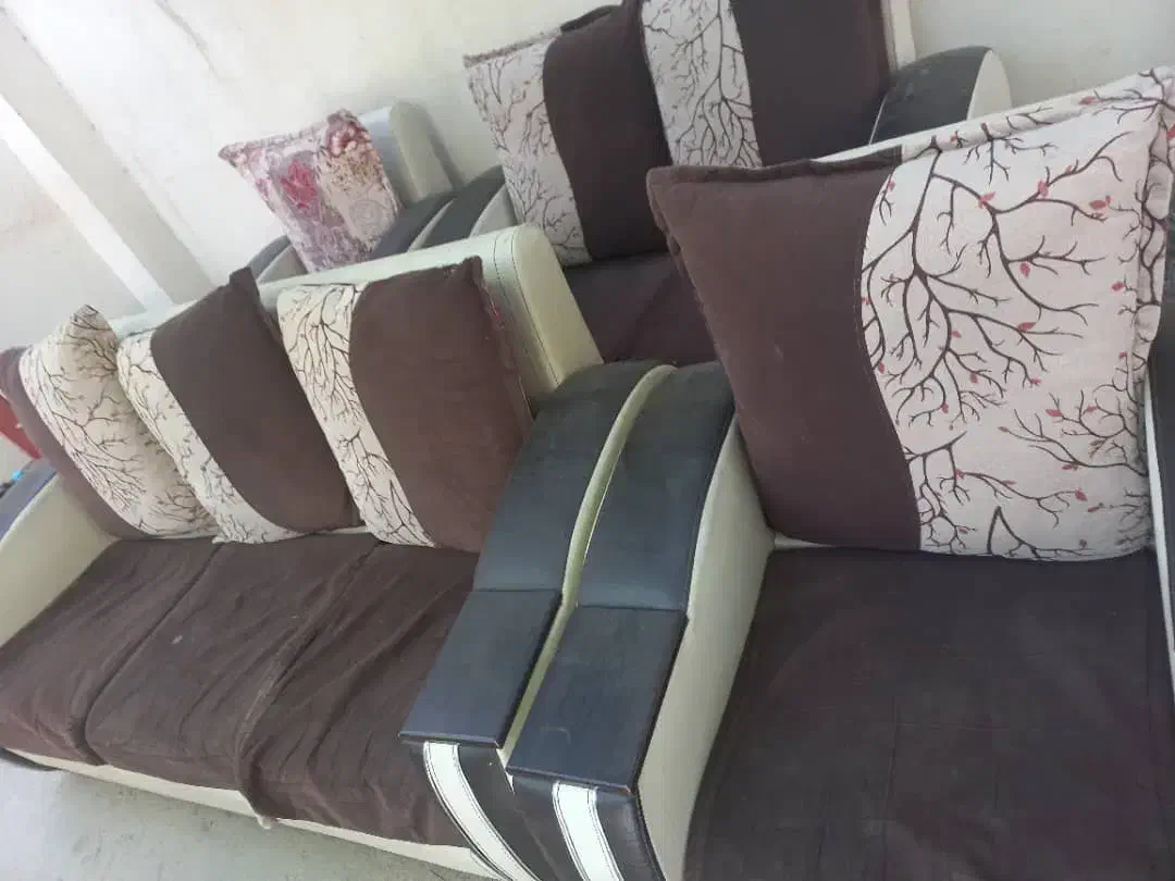 مبل راحتی|مبلمان خانگی و میز عسلی|خمینی‌شهر, |دیوار