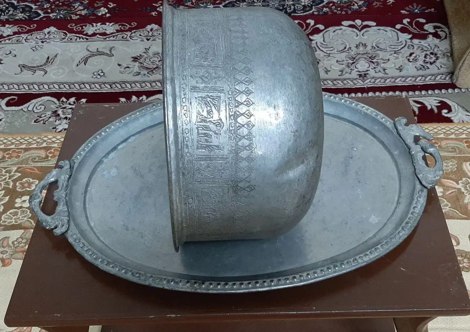 بادیه و سینی مسی|کلکسیون اشیاء عتیقه|گلپایگان, |دیوار