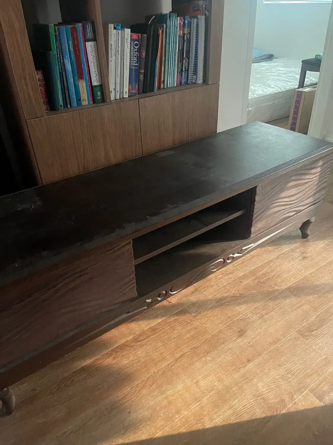 میز تلویزیون قهوه ای|میز تلویزیون|رشت, استادسرا|دیوار