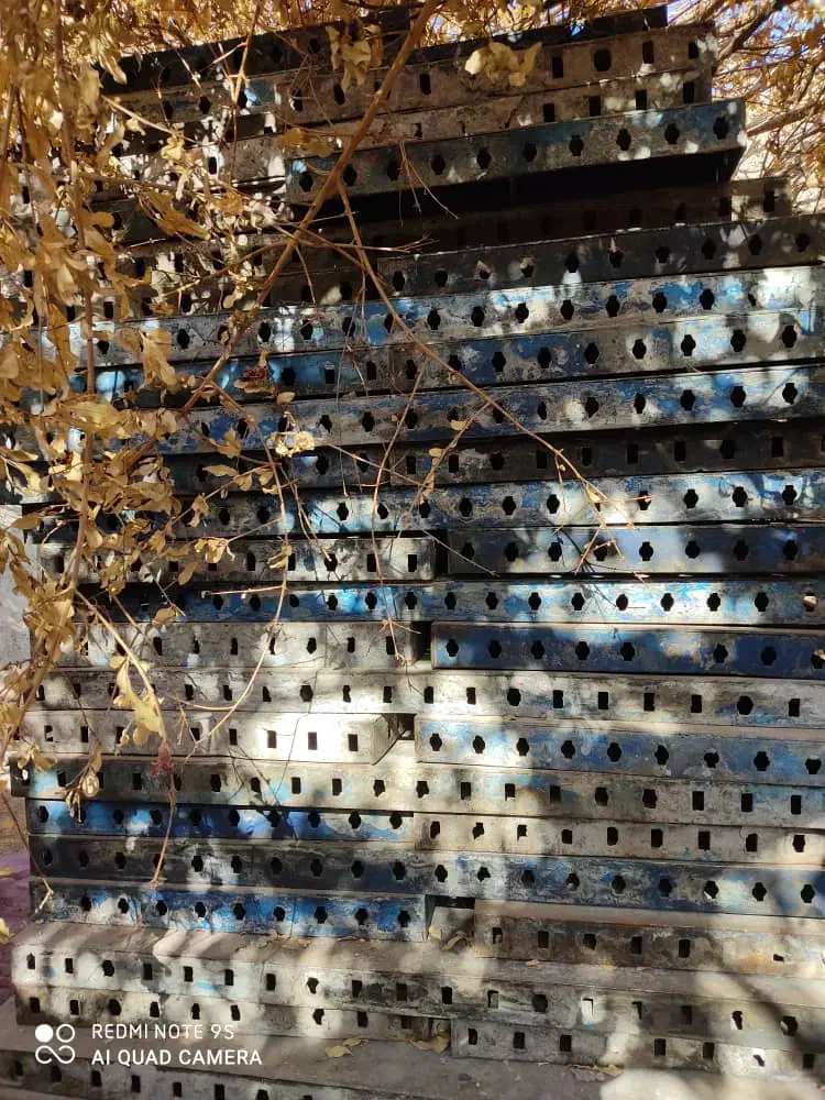 قالب فلزی وقیچی آرماتوربندی|مصالح و تجهیزات ساختمان|زرند, |دیوار