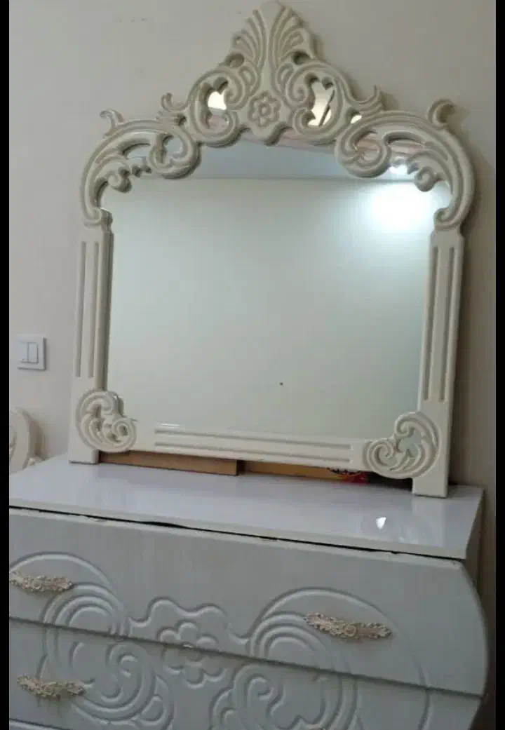 تخت دونفره با میز ایینه ودوعدد پاتختی|تخت و سرویس خواب|تهران, مشیریه|دیوار