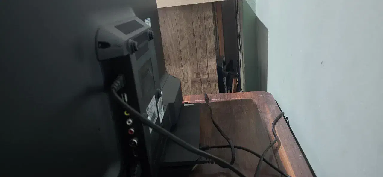 تلویزیون 32 اینچ ال ای دی|تلویزیون و پروژکتور|مریوان, |دیوار