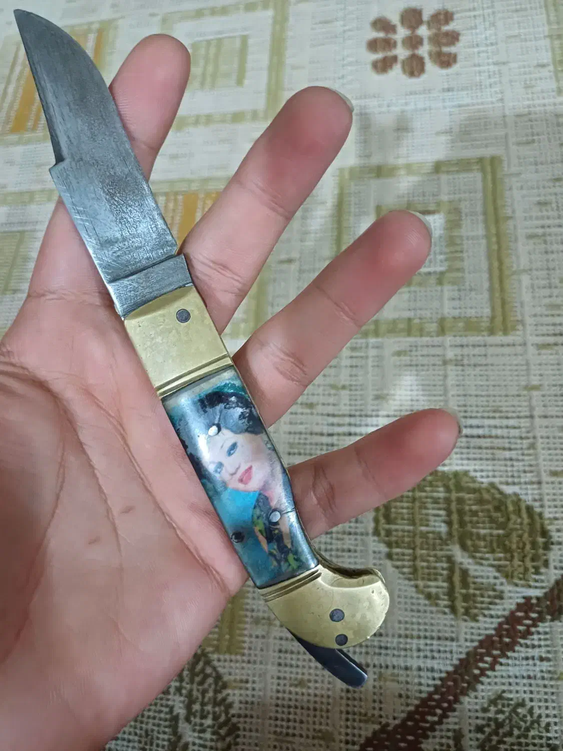 چاقوهفت دنده قدیمی و سکه زمان شاهی|کلکسیون اشیاء عتیقه|ایذه, |دیوار