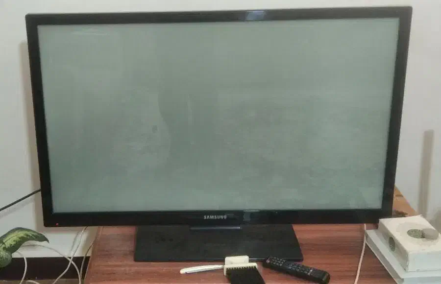 تلویزیون ال سی دی سامسونگ 42اینج|تلویزیون و پروژکتور|نورآباد ممسنی, |دیوار