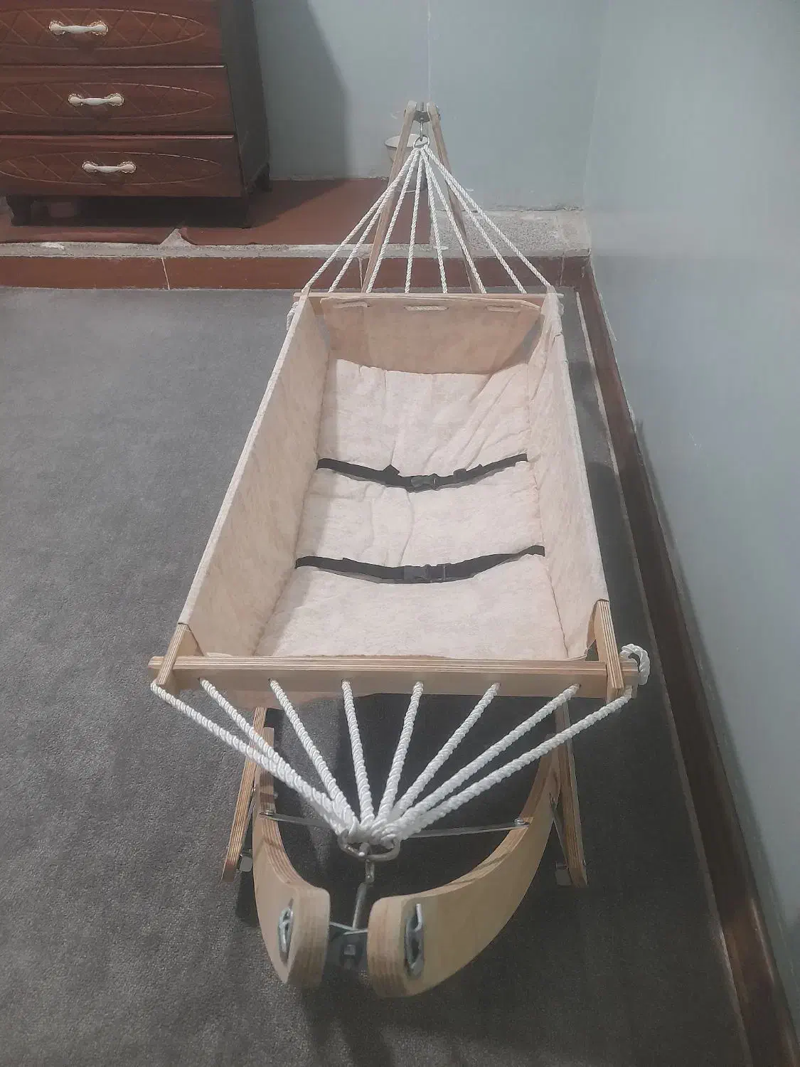 گهواره ۸ طناب‌ نو نو|تخت و صندلی بچه|مسجد سلیمان, |دیوار