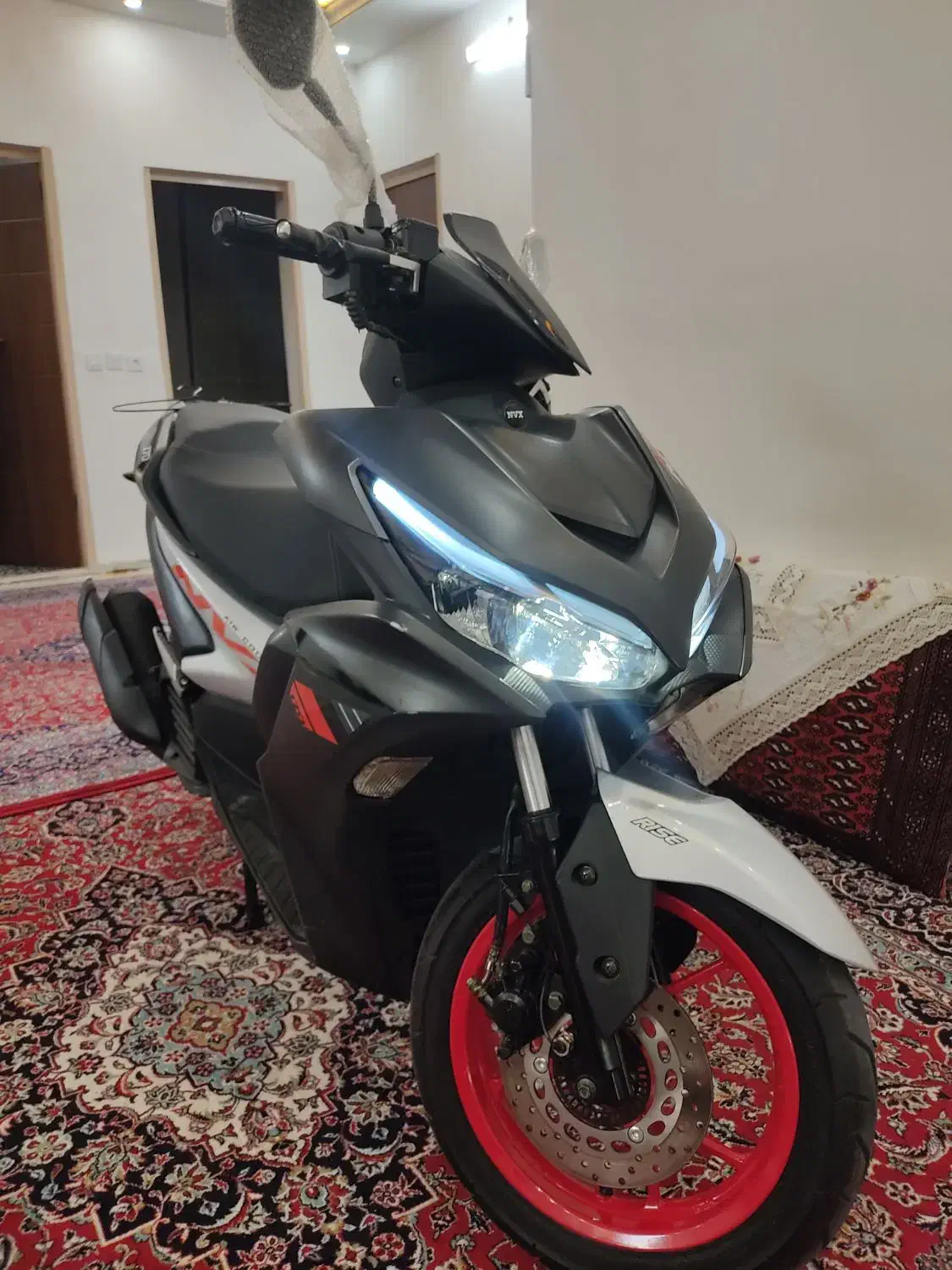 موتور nvx170 مدارک تکمیل ۴تا کار|موتورسیکلت|گرمسار, |دیوار