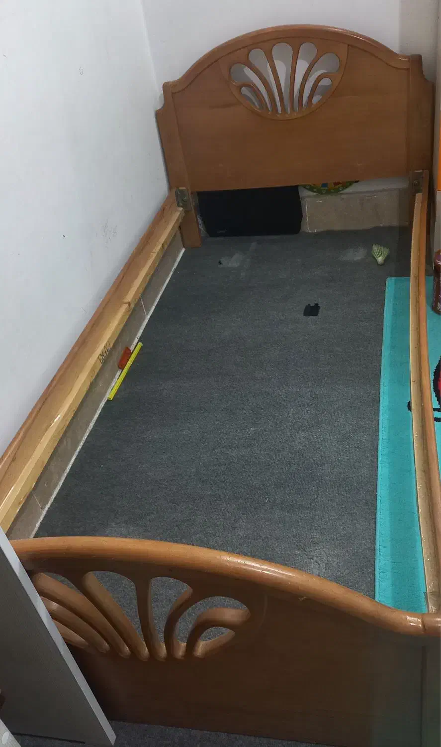 تخت چوبی یک نفره بدون کفی|تخت و سرویس خواب|آباده, |دیوار