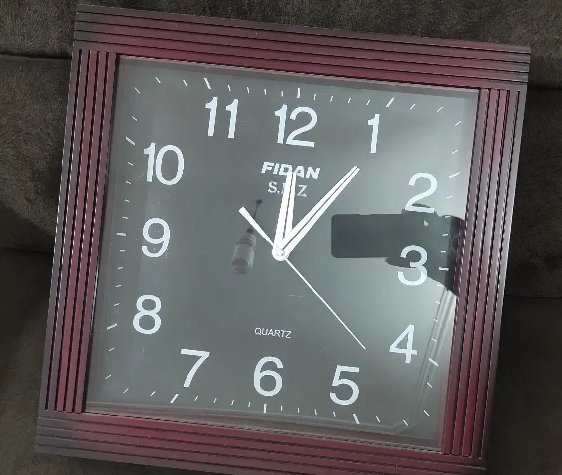 ساعت دیواری تمیز|ساعت دیواری و تزئینی|بندرعباس, |دیوار