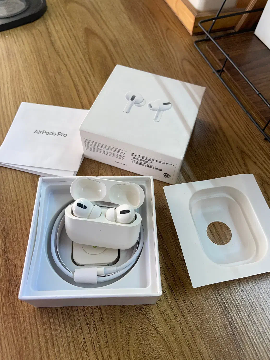 AirPods pro|لوازم جانبی موبایل و تبلت|نجف‌آباد, باغ ملی|دیوار